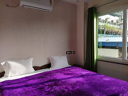 Hotel The Raja Palace