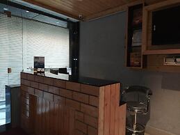 Hotel The Raja Palace