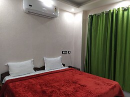 Hotel The Raja Palace