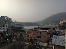 Hotel The Raja Palace