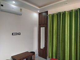 Hotel The Raja Palace