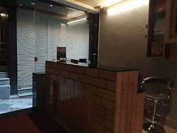 Hotel The Raja Palace