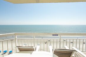 0712 Waters Edge Resort 3 Bedroom Condo by RedAwning