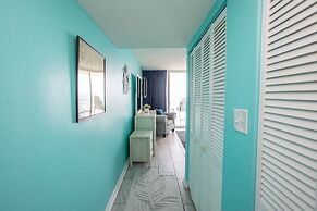 0712 Waters Edge Resort 3 Bedroom Condo by RedAwning