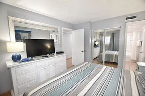 1206 Waters Edge Resort 1 Bedroom Condo by RedAwning