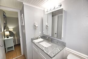 1206 Waters Edge Resort 1 Bedroom Condo by RedAwning