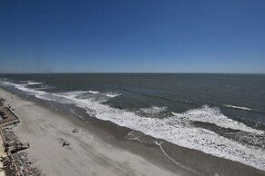 0902 Waters Edge Resort 2 Bedroom Condo by RedAwning