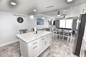 0902 Waters Edge Resort 2 Bedroom Condo by RedAwning