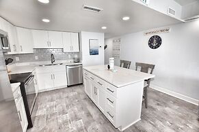 0902 Waters Edge Resort 2 Bedroom Condo by RedAwning