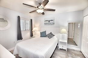 0902 Waters Edge Resort 2 Bedroom Condo by RedAwning