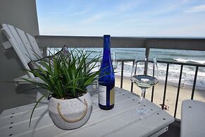 0407 Waters Edge Resort 1 Bedroom Condo by RedAwning