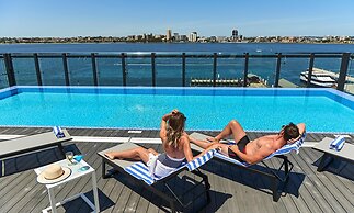 DoubleTree by Hilton Perth Waterfront
