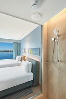 DoubleTree by Hilton Perth Waterfront