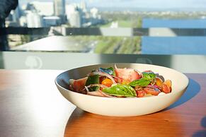 DoubleTree by Hilton Perth Waterfront