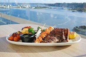 DoubleTree by Hilton Perth Waterfront