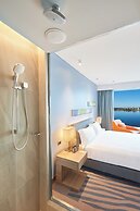 DoubleTree by Hilton Perth Waterfront