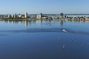 DoubleTree by Hilton Perth Waterfront