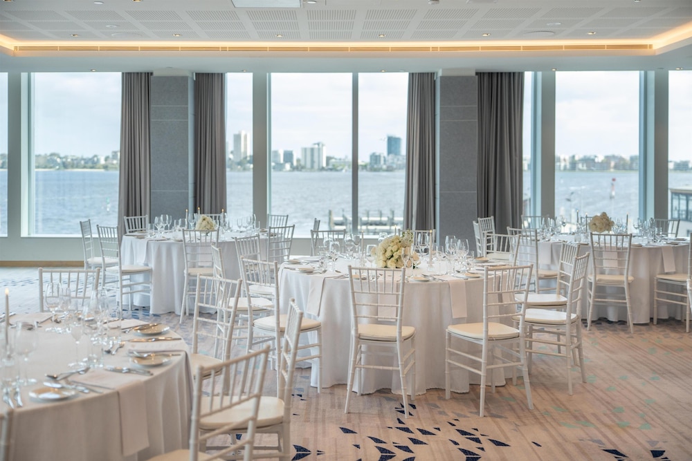 DoubleTree by Hilton Perth Waterfront