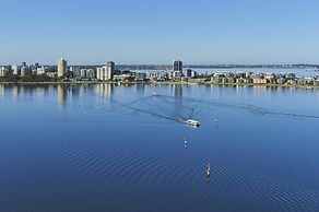 DoubleTree by Hilton Perth Waterfront