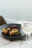 DoubleTree by Hilton Perth Waterfront