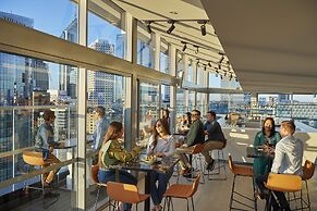 DoubleTree by Hilton Perth Waterfront