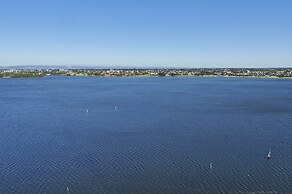 DoubleTree by Hilton Perth Waterfront