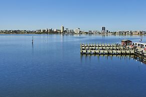 DoubleTree by Hilton Perth Waterfront