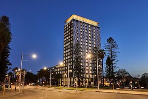 DoubleTree by Hilton Perth Waterfront