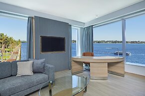 DoubleTree by Hilton Perth Waterfront