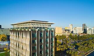 DoubleTree by Hilton Perth Waterfront