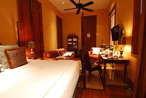 Grand Center Inn