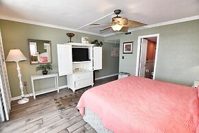 0801 Waters Edge Resort 3 Bedroom Condo by RedAwning