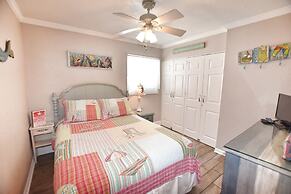 0801 Waters Edge Resort 3 Bedroom Condo by RedAwning