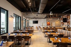 Luminary Hotel & Co., Autograph Collection