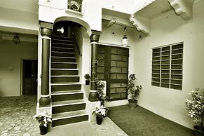Pink Elephant Haveli - Hostel