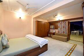 Pink Elephant Haveli - Hostel