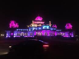 Pink Elephant Haveli - Hostel