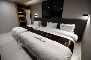 Forest 701 Hotel