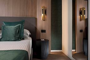 We Me Suite Hotel