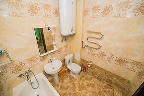 Apartment on Komarova St. 58-106