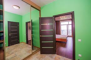 Apartment on Komarova St. 58-106