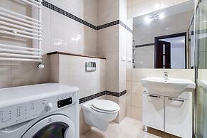 Green Wood Apartments Platinum Towers