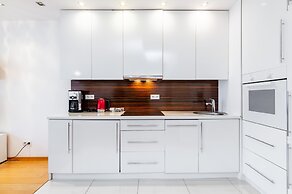 Green Wood Apartments Platinum Towers