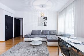 Green Wood Apartments Platinum Towers