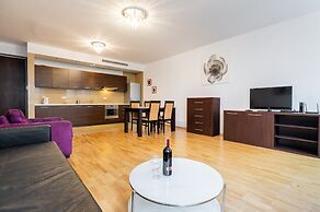 Green Wood Apartments Platinum Towers