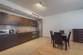 Green Wood Apartments Platinum Towers