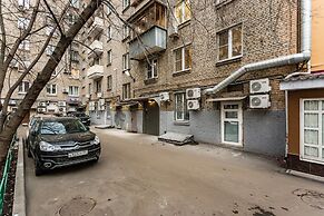 Apartment on Chayanova 12