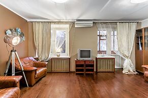 Apartment on Chayanova 12