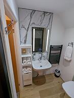 Cambeth Lodge Guesthouse