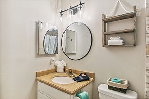 Southbay 55 is 2 Bedroom on the lake with short walk to beach by RedAw